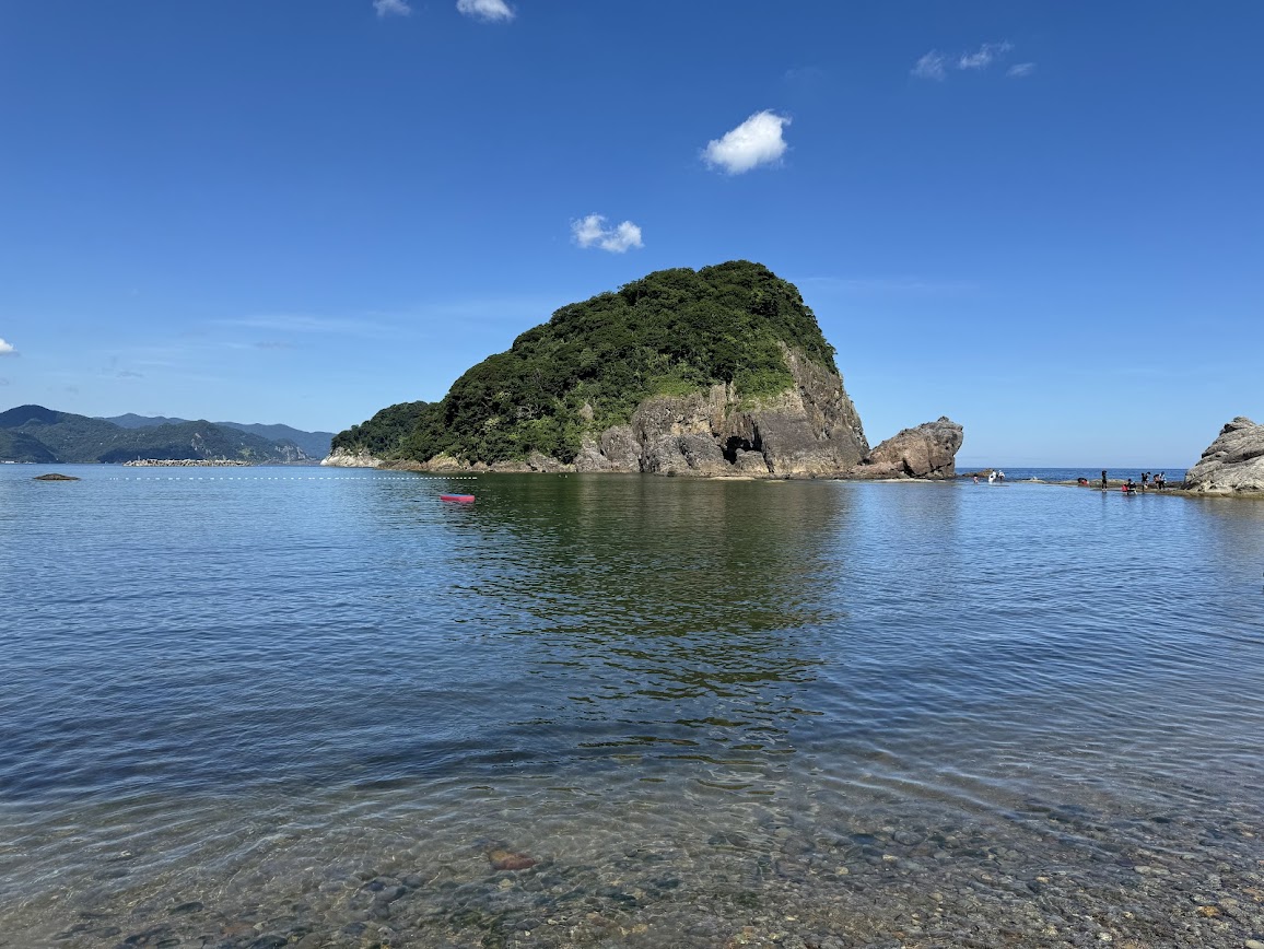 快晴の今子浦・かえる島