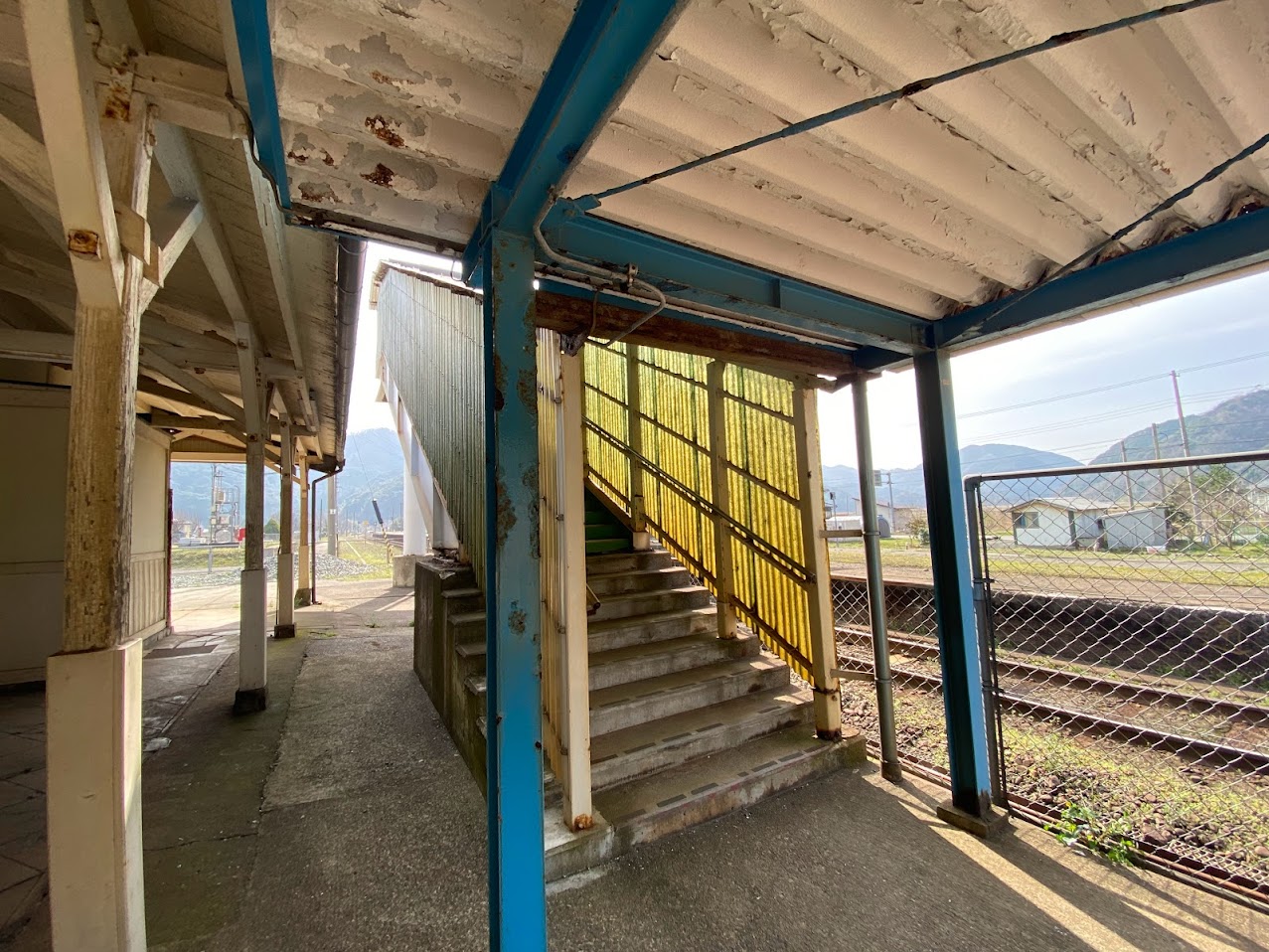 佐津駅歩道橋