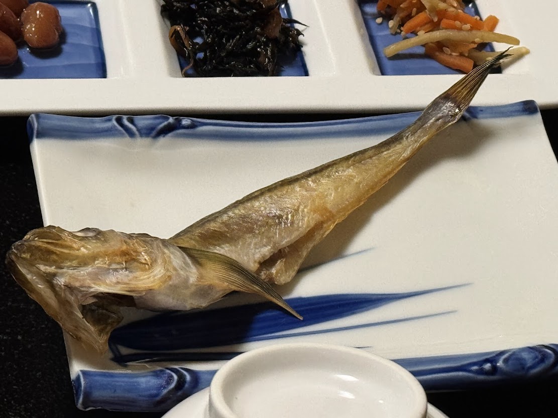 朝食の焼き魚（ハタハタ）