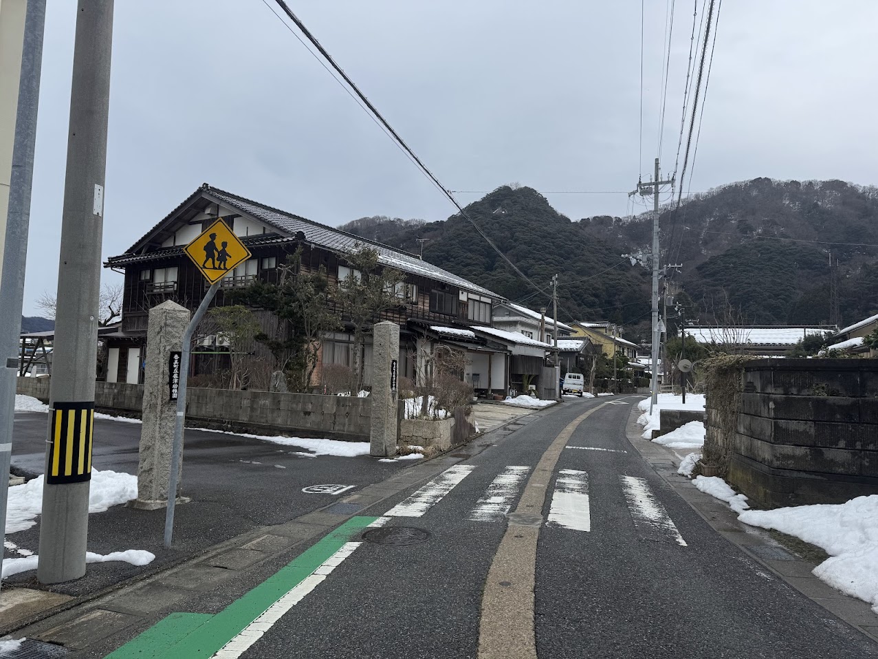 令和7年2月12日かどや前